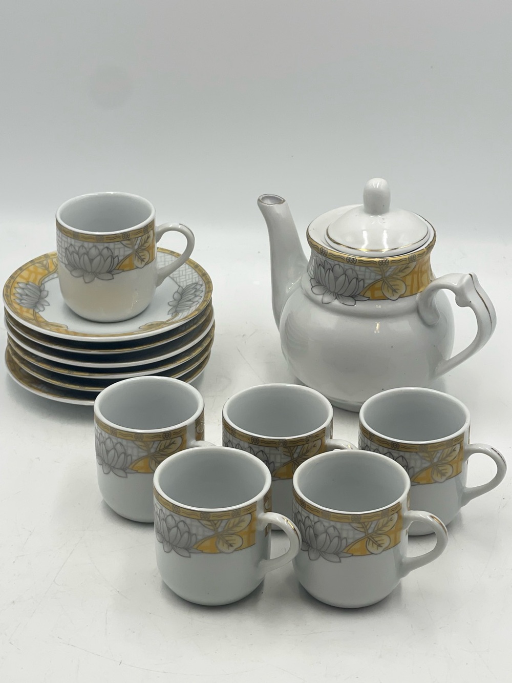 VTG 14pc Japanese Porcelain Demitasse Coffee Tea Set -Floral Pattern / Gold Trim